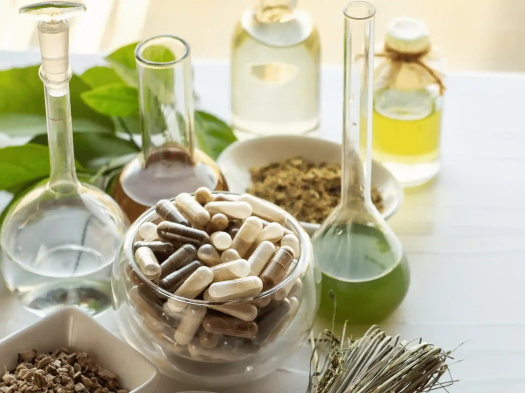 Contenitori con integratori alimentari di bcaa per lo sport